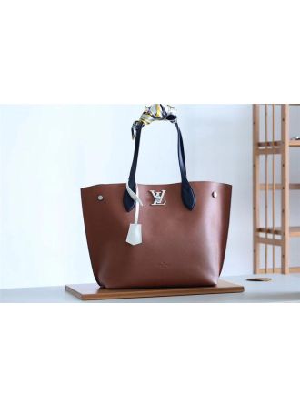 #M55029 Louis Vuitton 2018 Premium Lockme Go