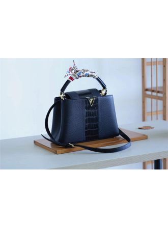 #M94519 Louis Vuitton 2018 Premium Python Capucines PM