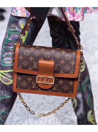 #M43599 Louis Vuitton 2018 Premium Monogram Canvas Pochette Metis Bag