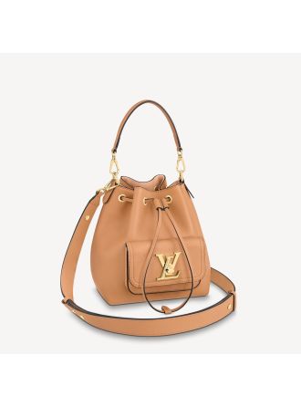 #M57689 Louis Vuitton LV Turn Lock Lockme Bucket