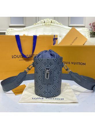 #M81572 Louis Vuitton Monogram Virgil Abloh’s “Climbing” Chalk Pouch-Dark