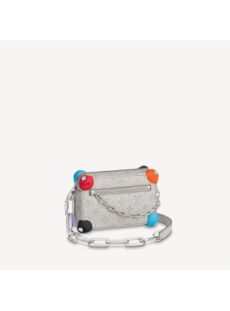 #M81606 Louis Vuitton The House’s emblematic Monogram Mini Soft Trunk Bag